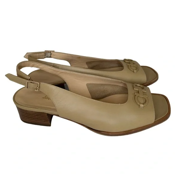 Salvatore Ferragamo Made in Italy Leather Women’s Sandals - Size: 8 1/2 B - Picture 14 of 16